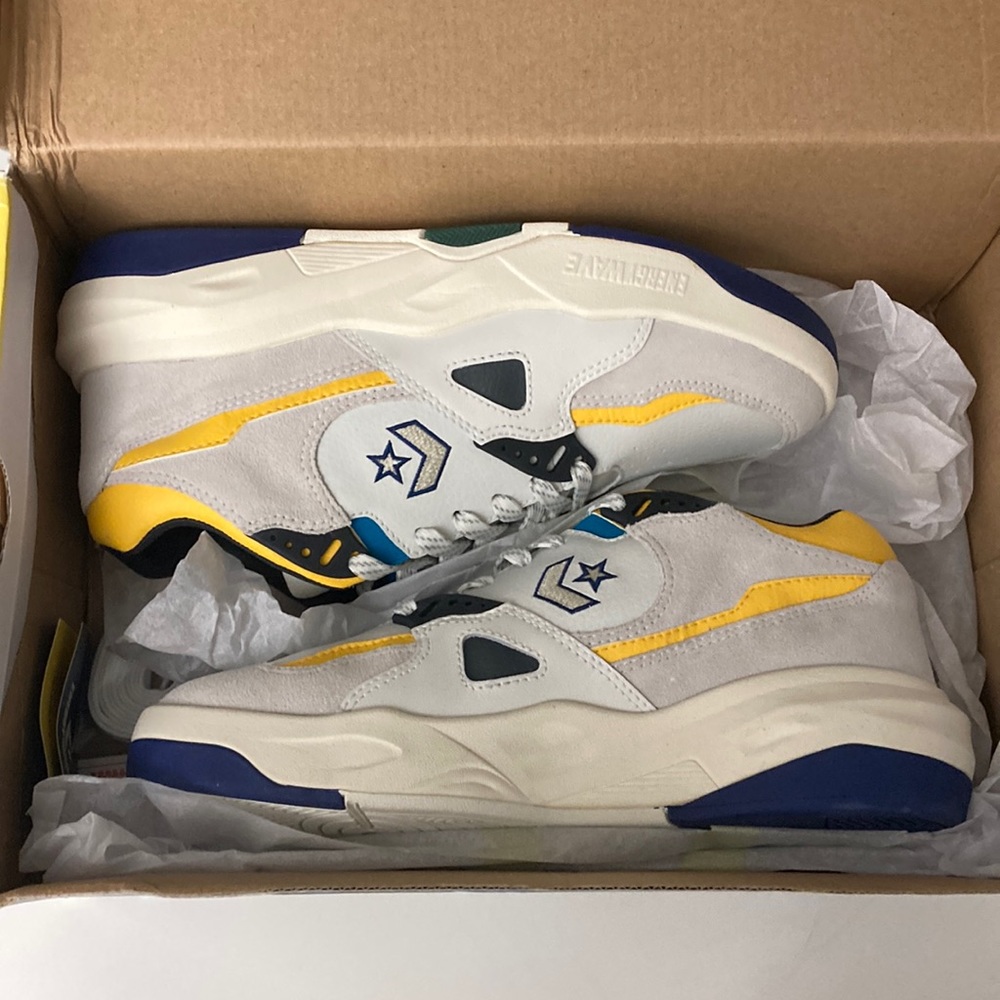Converse MXWAVE Basketball Shoes with colors of Los Ángeles Lakers
